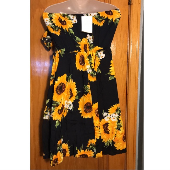 Dress - Picture 2 of 2